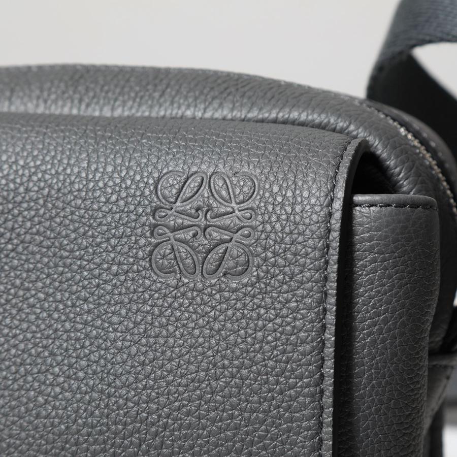 LOEWE ロエベ ショルダーバッグ MILITARY MESSENGE ミリタリー LOEWE ロエベ ショルダーバッグ MILITARY MESSENGE ミリタリー