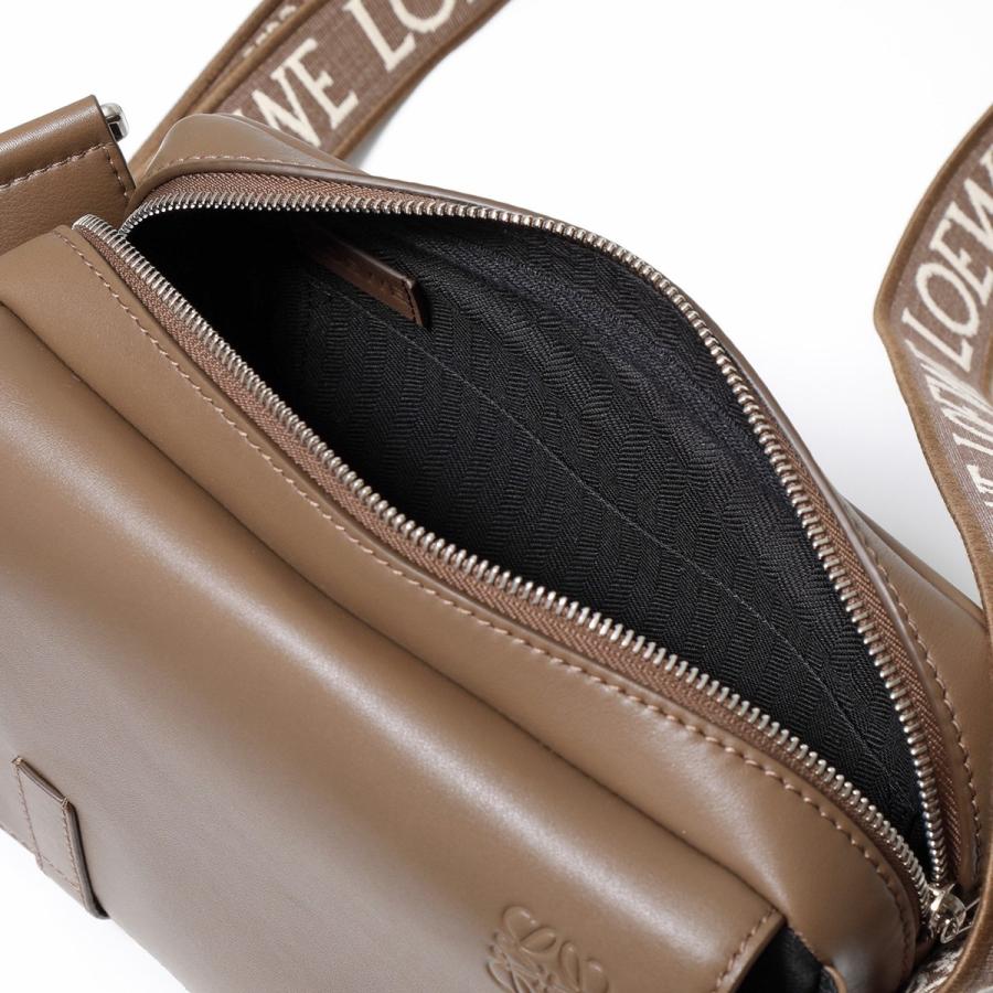 LOEWE（ロエベ） ショルダーバッグ BOLSO MILITARY ミリタリー XS