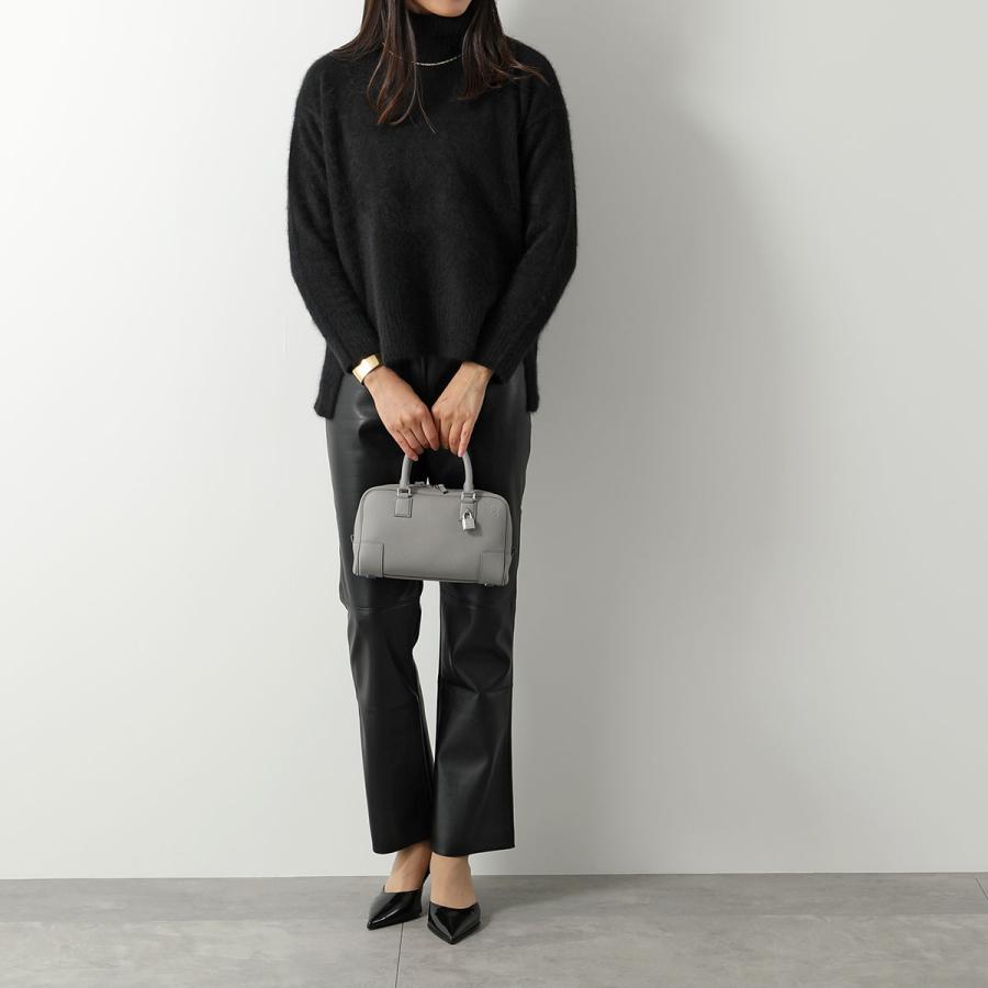 LOEWE ロエベ ショルダーバッグ AMAZONA 23 A039N07X02 LOEWE ロエベ ショルダーバッグ AMAZONA 23 A039N07X02