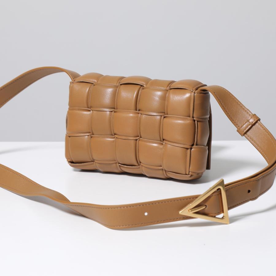 BOTTEGA VENETA（ボッテガ・ヴェネタ） ショルダーバッグ CASETTE