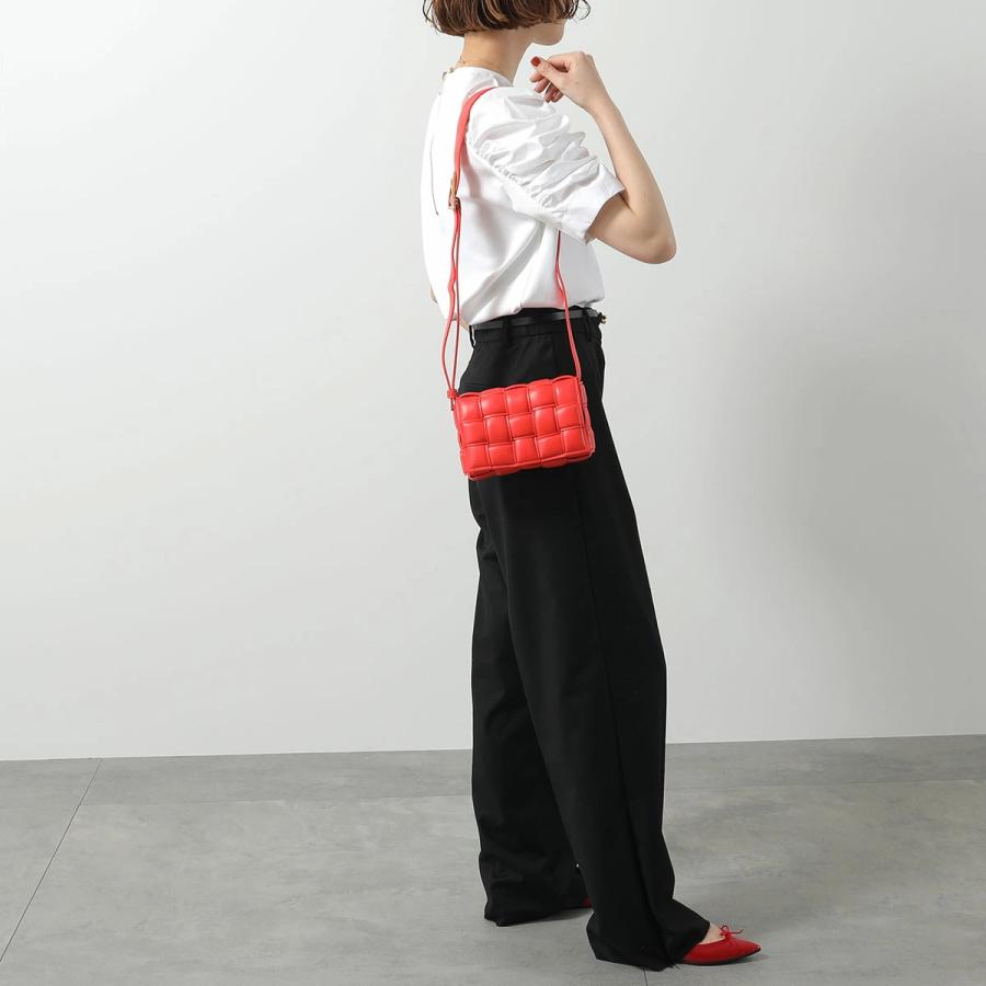 BOTTEGA VENETA（ボッテガ・ヴェネタ） ショルダーバッグ CASETTE
