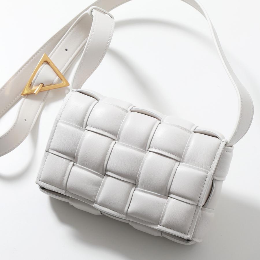 美品 ボッテガヴェネタ パデッド カセット ショルダーバッグ ホワイト ボッテガヴェネタ ショルダーバッグ ミニ カセット クロスボディ
