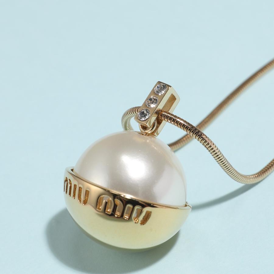 ミュウミュウ ロゴネックレス　パール付き　金色 ミュウミュウ Mロゴネックレス パール付き 金色 素敵 ミュウミュウ M