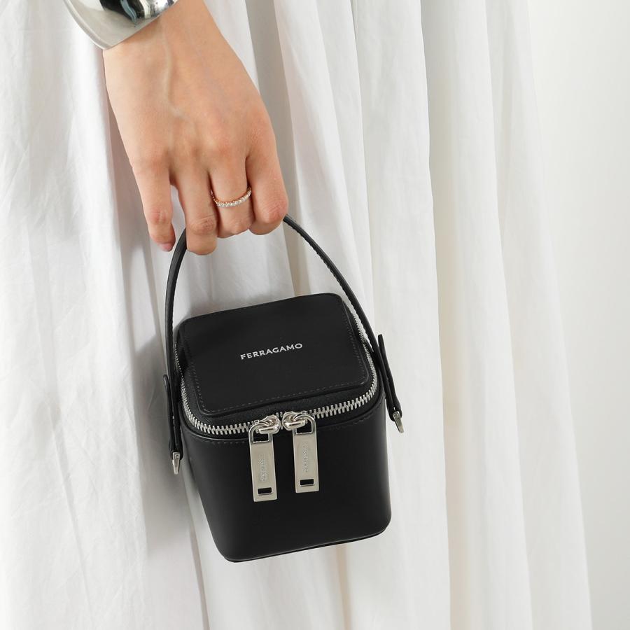 FERRAGAMO（フェラガモ） ショルダーバッグ 22 0481 レディース ミニ
