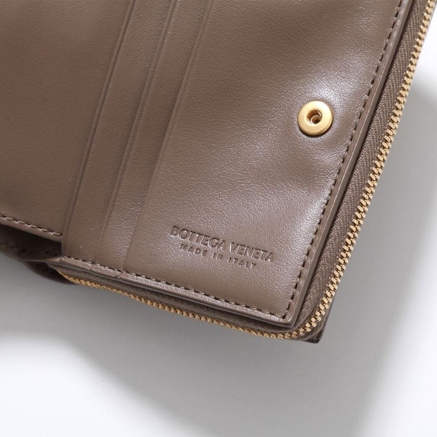 正規品　美品　ボッテガヴェネタ　カセット　マキシイントレチャート　二つ折り　財布 BOTTEGA VENETA ボッテガヴェネタ 二つ折り財布 カセット