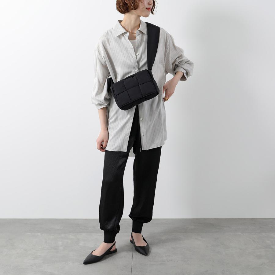 BOTTEGA VENETA ボッテガヴェネタ ショルダーバッグ パデッド BOTTEGA VENETA ボッテガヴェネタ ショルダーバッグ パデッド