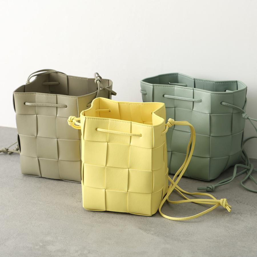 BOTTEGA VENETA（ボッテガ・ヴェネタ） ショルダーバッグ CASETTE
