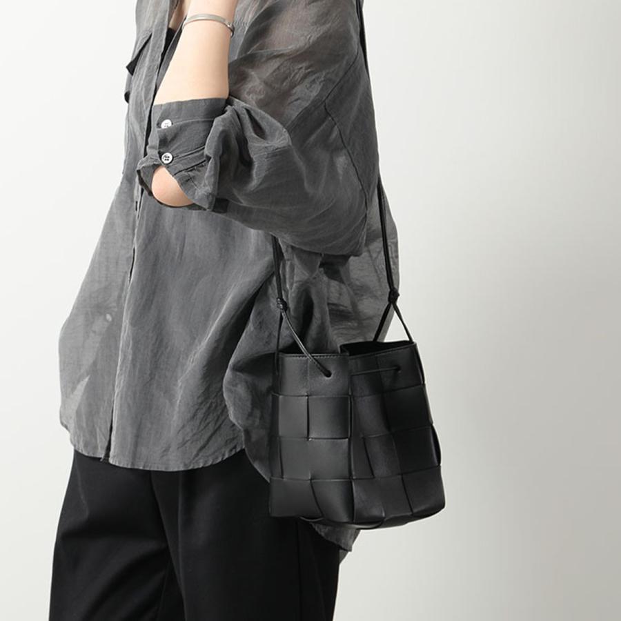 BOTTEGA VENETA（ボッテガ・ヴェネタ） ショルダーバッグ CASETTE