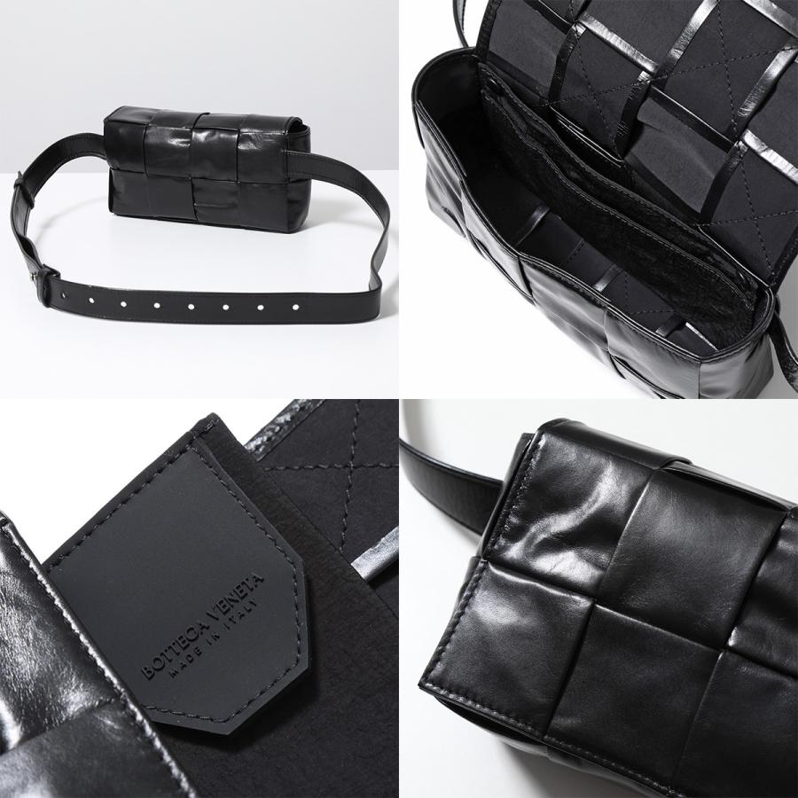Bottega Veneta/ボッテガヴェネタ/ブラック/レザーボディバッグ ボッテガ・ヴェネタ」で10月に買うべき新作“黒バッグ”はレザーの美しさ