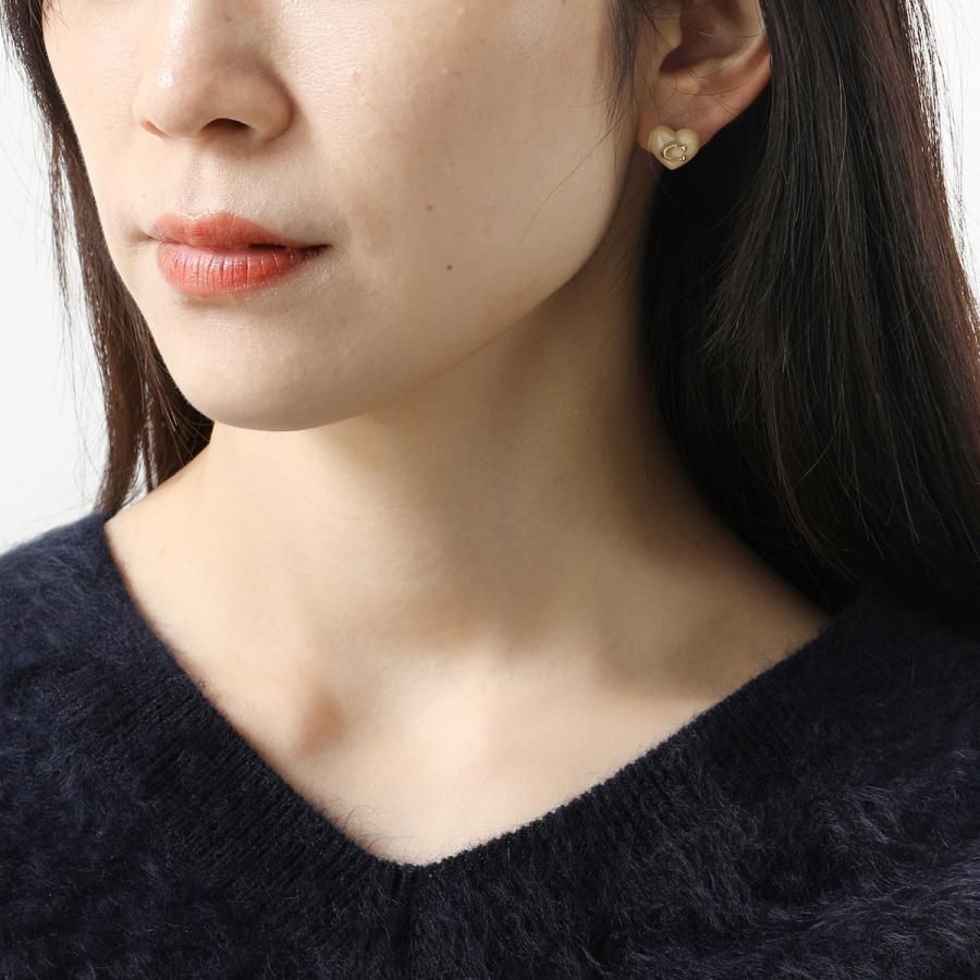 COACH コーチ ピアス Signature Heart Stud Earrings COACH コーチ ピアス Signature Heart Stud Earrings