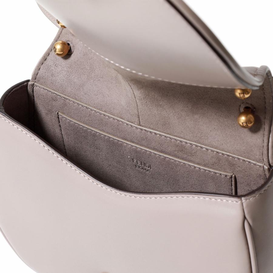 FENDI フェンディ ショルダーバッグ C MON SMALL カモン FENDI フェンディ ショルダーバッグ C MON SMALL カモン
