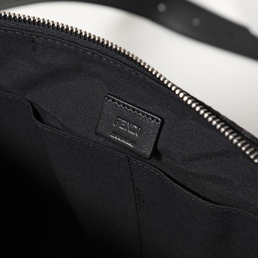 FENDI フェンディ ショルダーバッグ 7N0144 ARK1 メンズ FENDI フェンディ ショルダーバッグ 7N0144 ARK1 メンズ