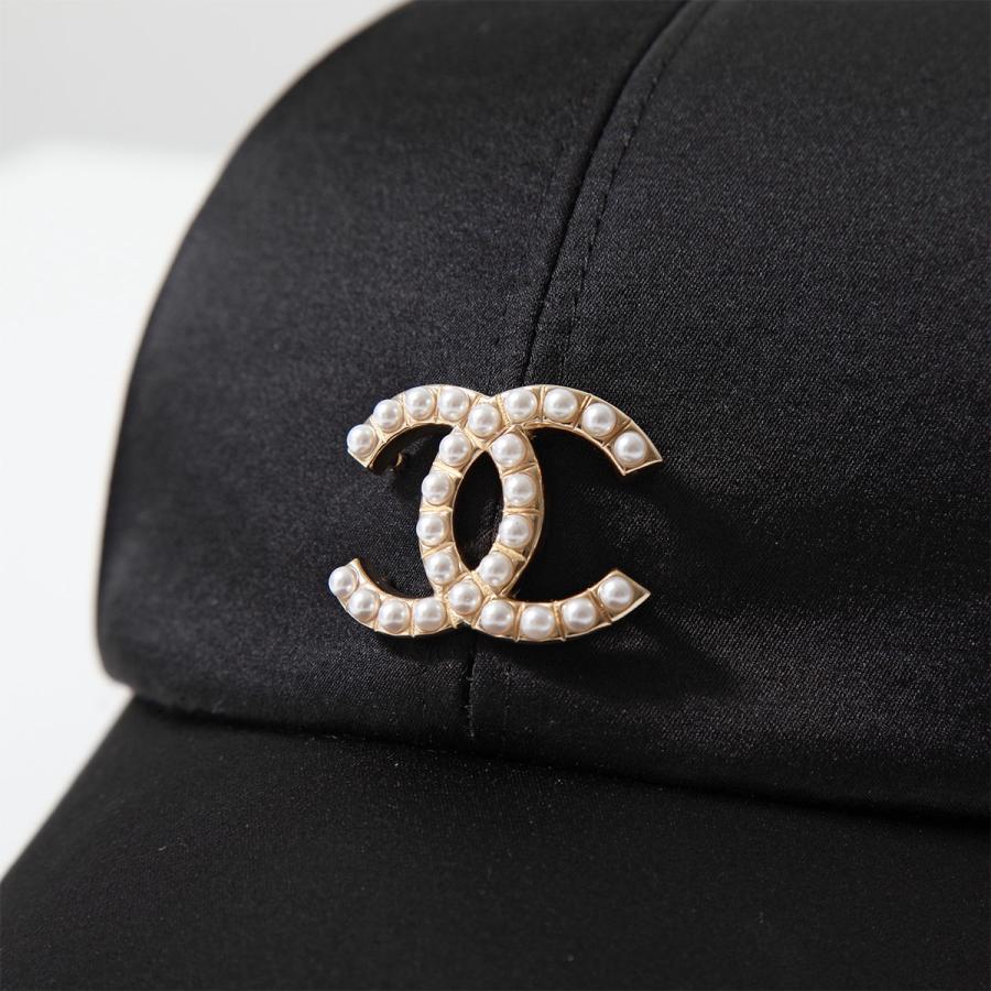 CHANEL シャネル ベースボールキャップ AA9129 B10975 レディース サテン シルク ココマーク CCロゴメタル パール チャーム付き  帽子 94305