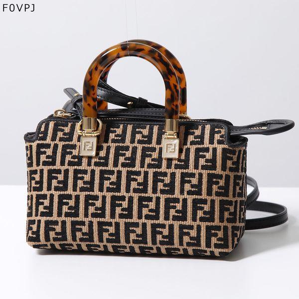 ミニバック　FENDI　ハンドバック　茶色　カード・布袋付　良品 FENDI（フェンディ） ショルダーバッグ ハンドバッグ クロスボディ