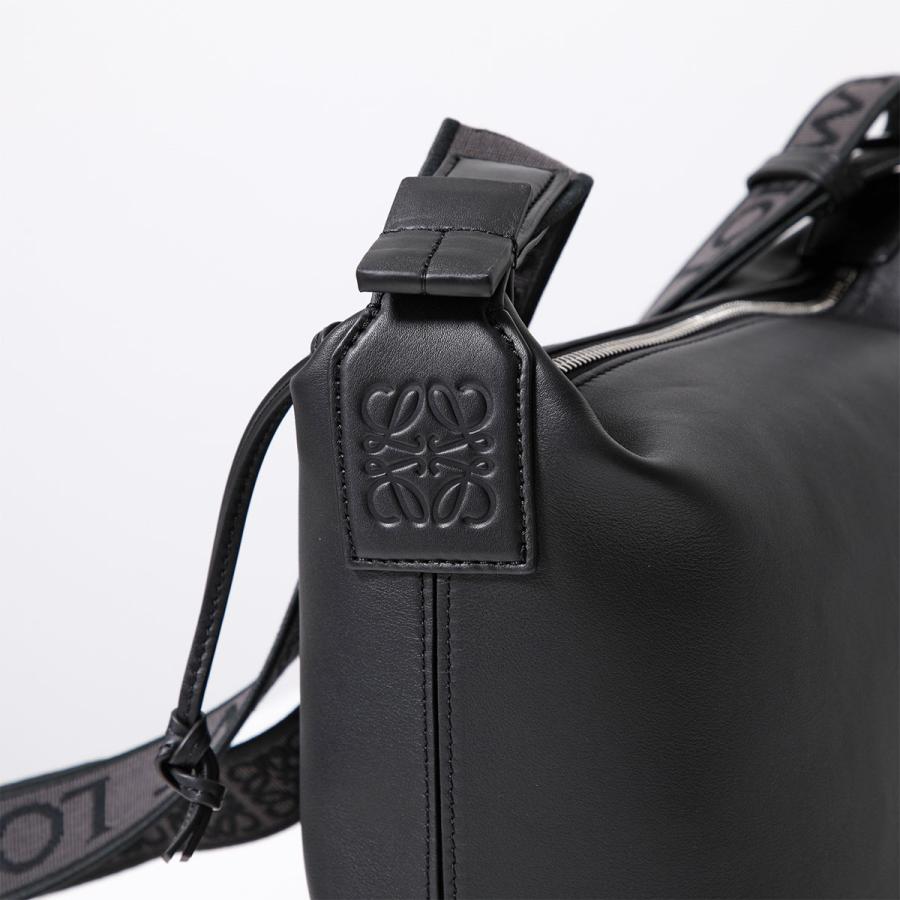 LOEWE（ロエベ） ショルダーバッグ CUBI キュービィ B906Q63X01