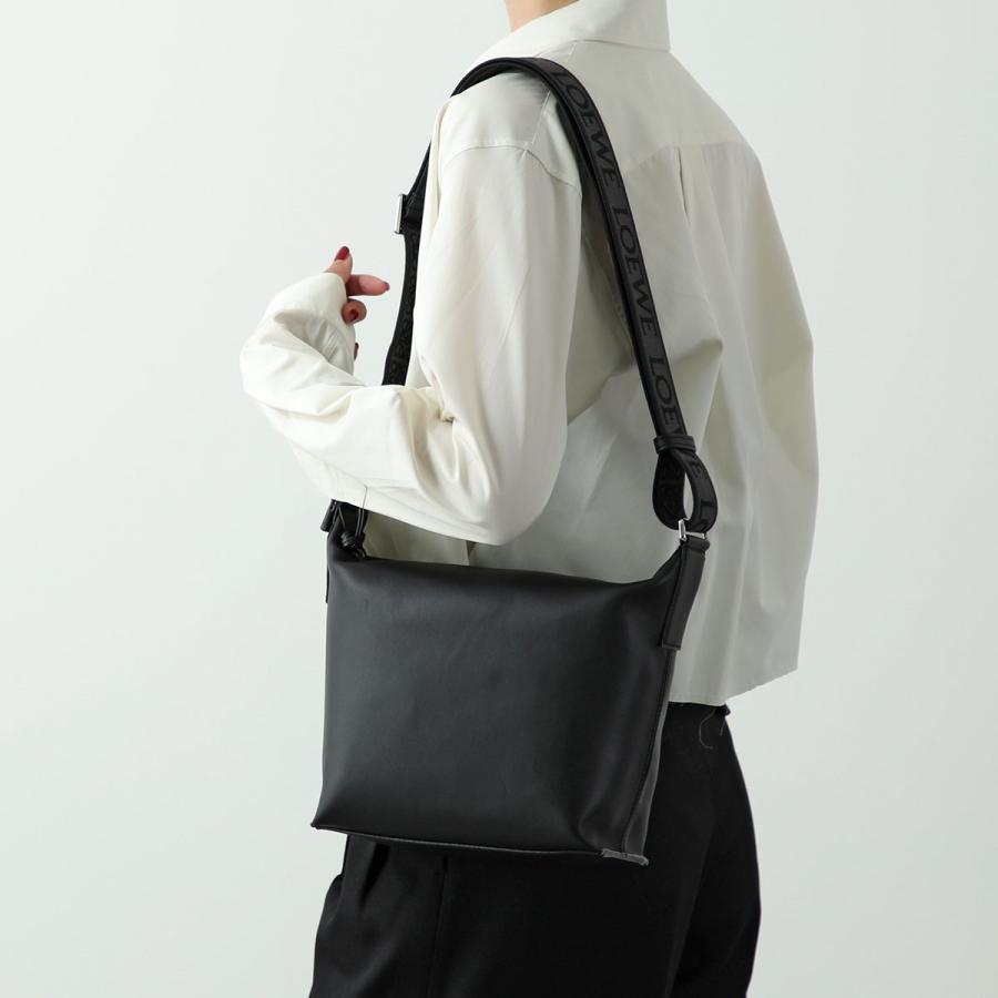 LOEWE（ロエベ） ショルダーバッグ CUBI キュービィ B906Q63X01