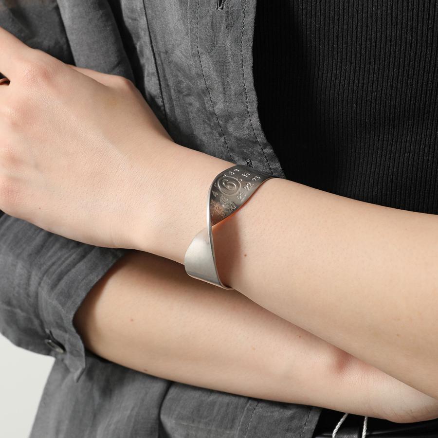 MM6 エムエムシックス メゾンマルジェラ バングル SM6UY0060 P6470