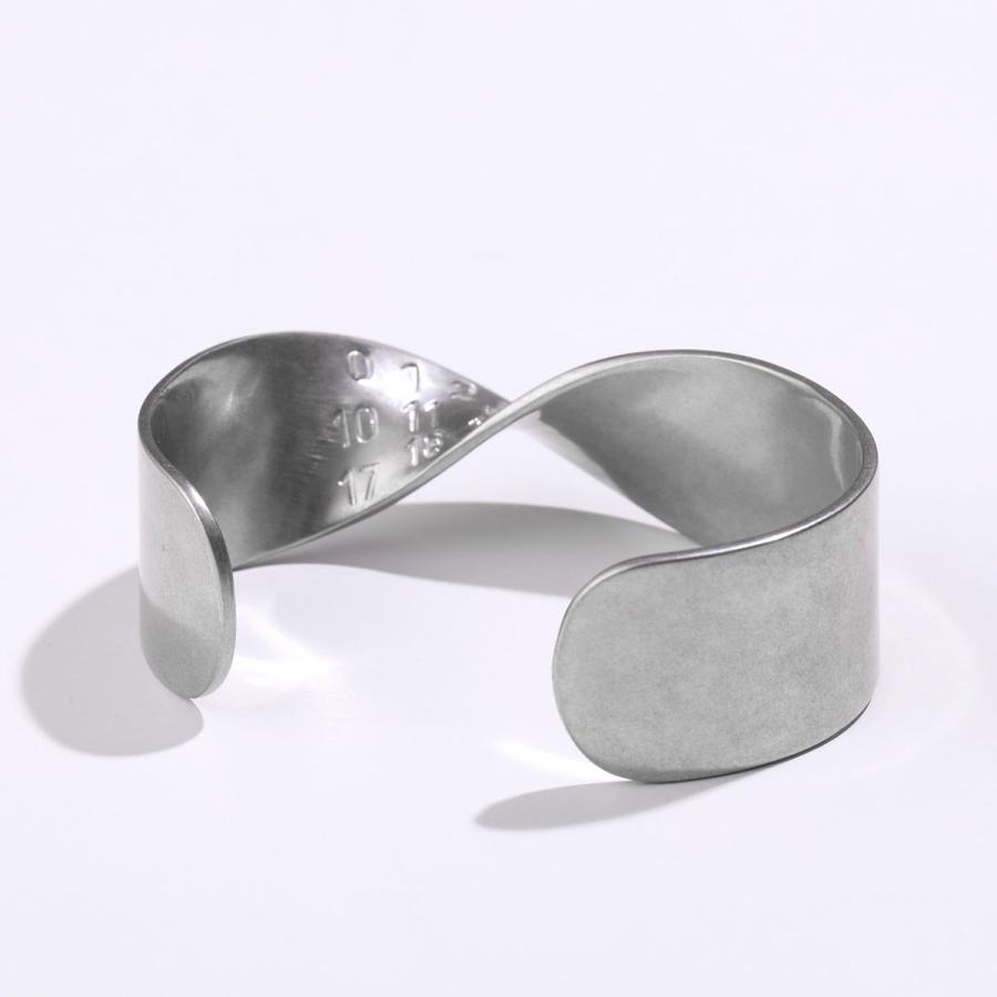 【美品】MM6 MAISON MARGIELA ツイスト バングル シルバー Maison Margiela（メゾンマルジェラ） エムエム 6 MM6 Maison Margiela