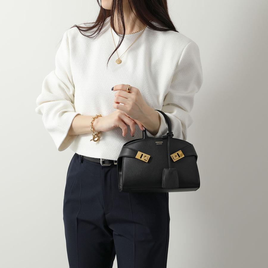 FERRAGAMO フェラガモ ショルダーバッグ HUG MINI ハグ ミニ FERRAGAMO フェラガモ ショルダーバッグ HUG MINI ハグ ミニ