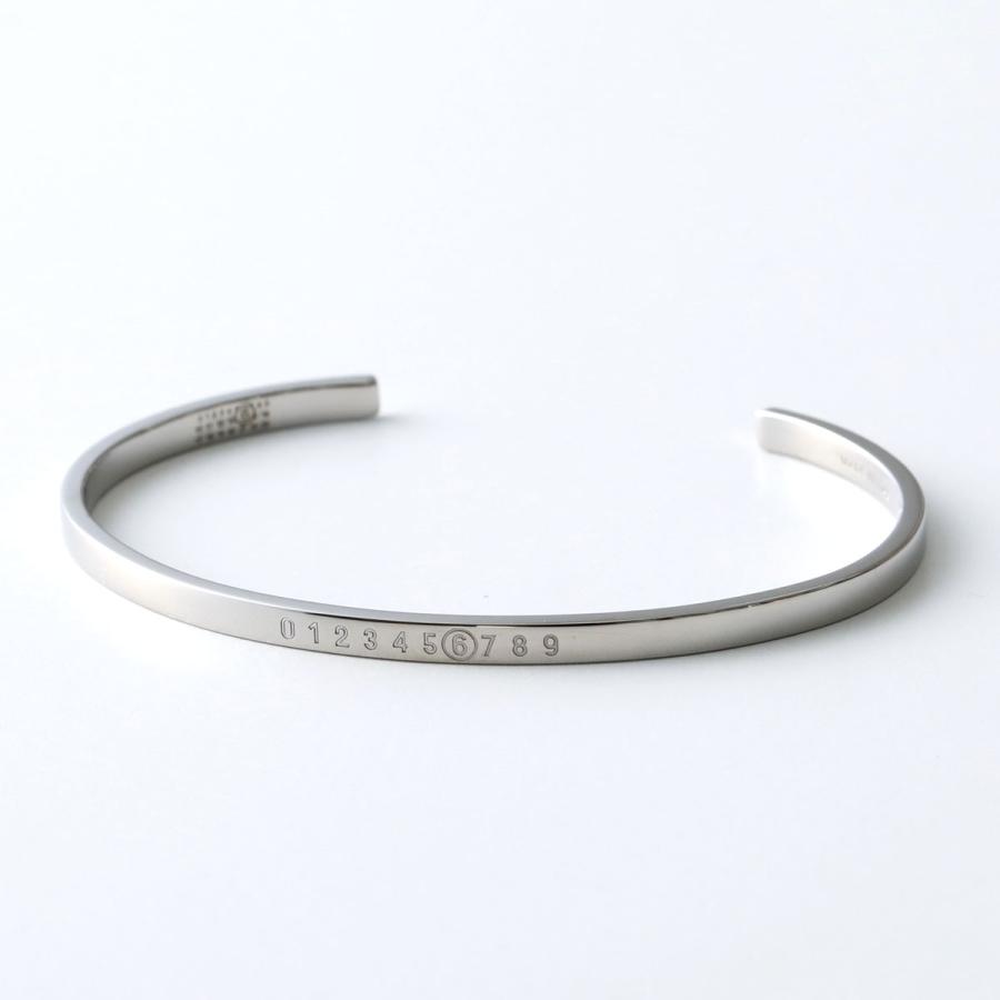 値下げ中【MM6】バングル　SM7UY0054 シルバー　02 値下げ中【MM6】バングル SM7UY0054 シルバー 02 【公式通販】