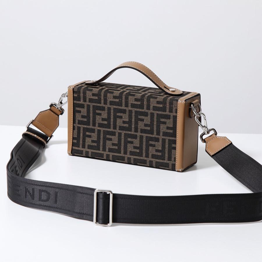 FENDI フェンディ ショルダーバッグ BAGUETTE SOFT TRUNK FENDI フェンディ ショルダーバッグ BAGUETTE SOFT TRUNK