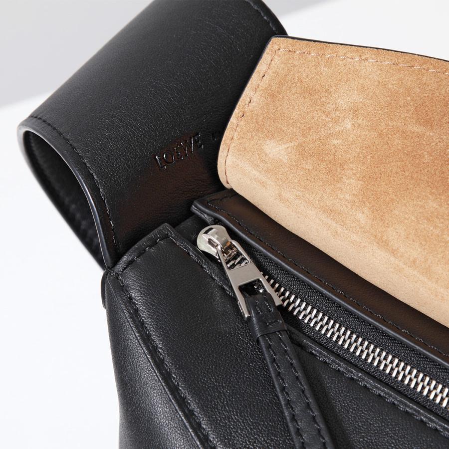 LOEWE レザーメッセンジャーバッグ LOEWE（ロエベ） メッセンジャーバッグ PUZZLE HOBO LARGE B510J68X01