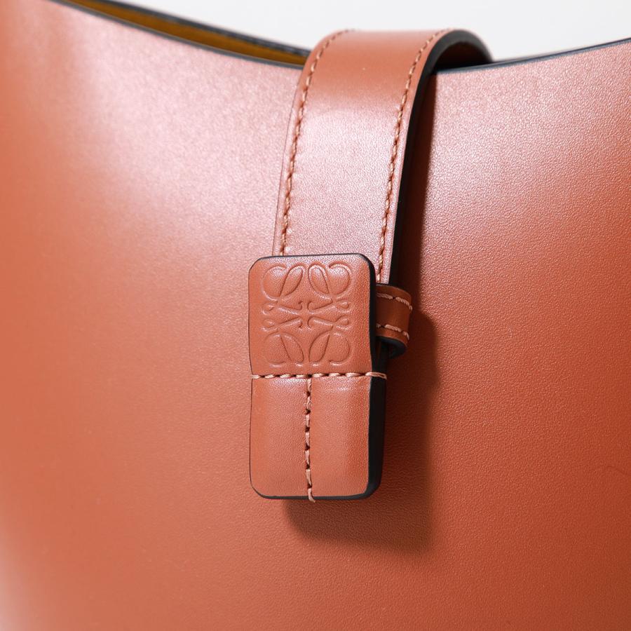 LOEWE ロエベ ショルダーバッグ MOLDED BUCKET BAG モールド