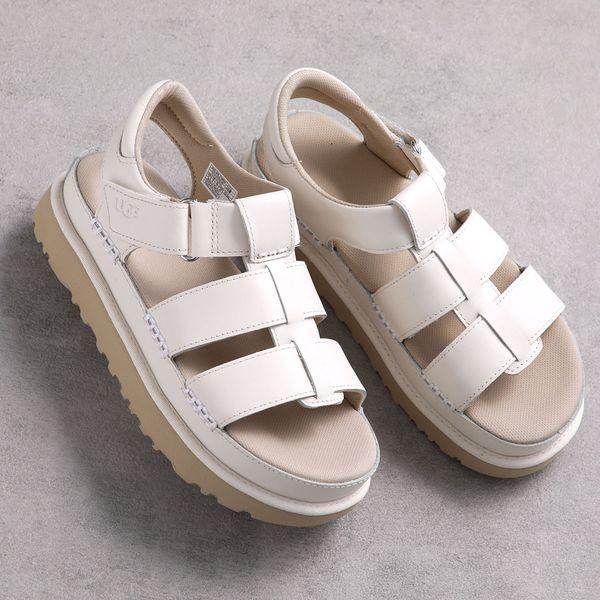 美品　UGG ホワイト サンダル ダブルストラップ UGG（アグ） サンダル W GOLDENSTAR STRAP ゴールデンスター