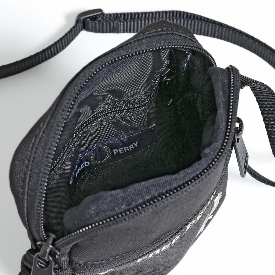 FRED PERRY ショルダーバッグ Tumbled Leather Side Bag