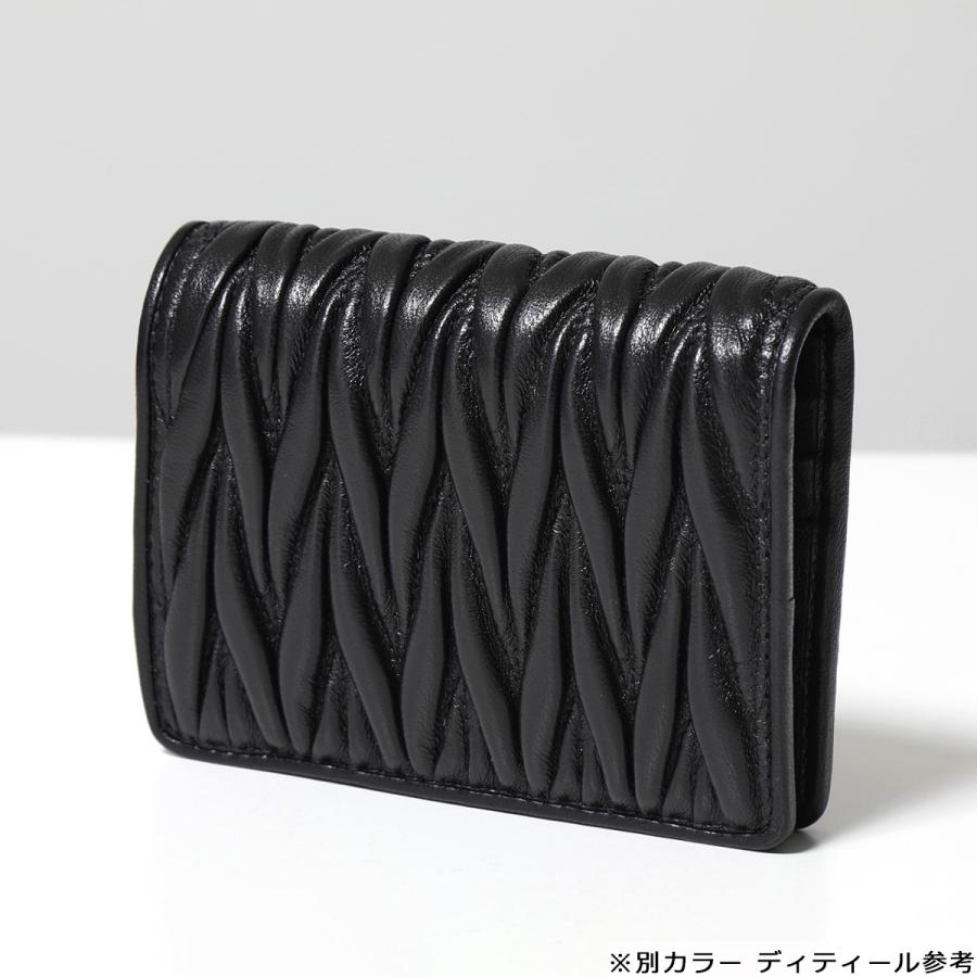 美品✨ MiUmIu ミュウ ミュウ 　二つ折り財布 miu miu（ミュウミュウ） 財布 二つ折り財布 マテラッセ 小銭入れあり