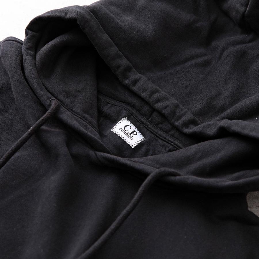 C.P. COMPANY（シーピーカンパニー） パーカー Brushed and Emerized