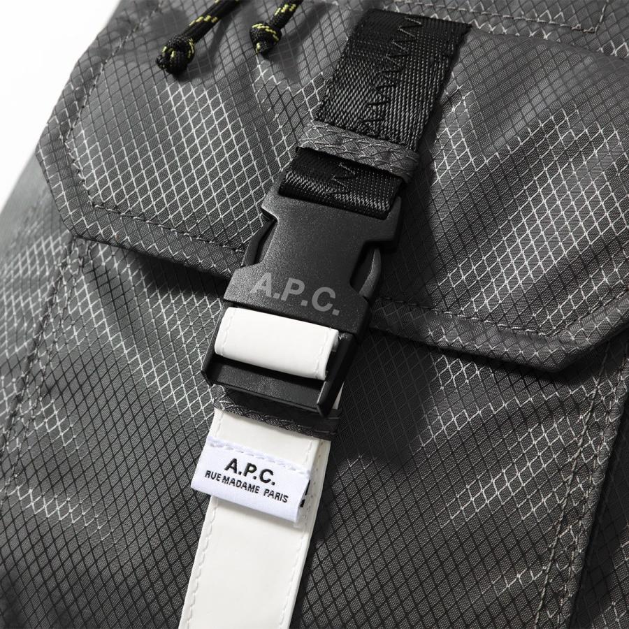A.P.C. ブラック リュック・バックパック カラビナ付き A.P.C.（アーペーセー） APC A.P.C. バックパック sac a dos treck