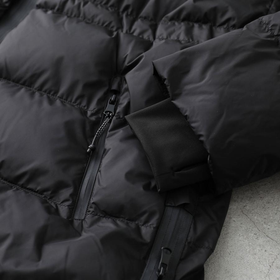 【未使用】Max Mara黒 フード付き ナイロンジャケット Max Mara（マックスマーラ） MAX MARA LEISURE レジャー ジャケット