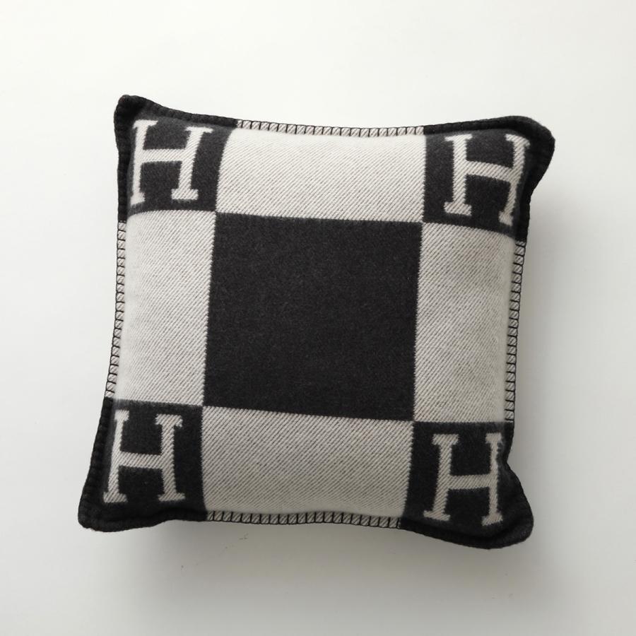 HERMES エルメス クッション アヴァロン CUSHION AVALON PM 50 HERMES エルメス クッション アヴァロン CUSHION AVALON PM 50