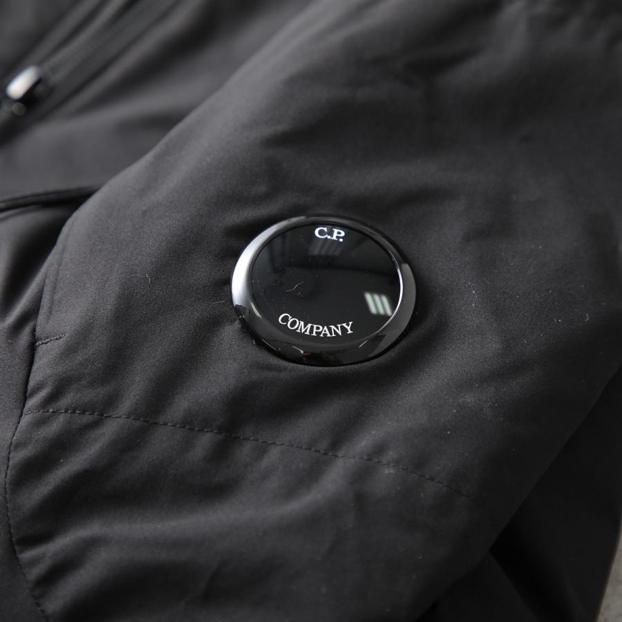 C.P. COMPANY（シーピーカンパニー） ブルゾン Pro-Tek Hooded Padded