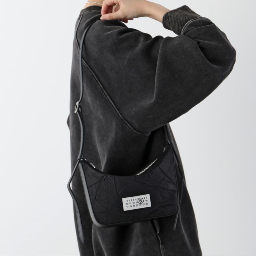 MM6 エムエムシックス メゾンマルジェラ ショルダーバッグ SB5ZH0013