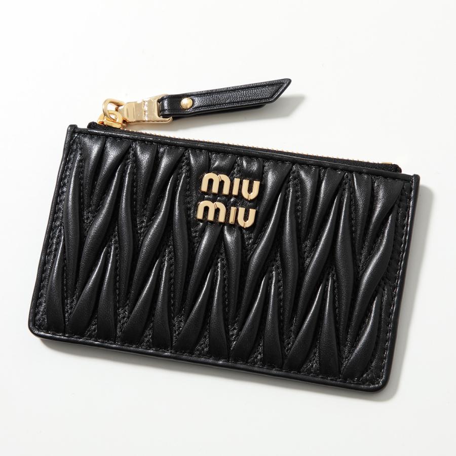 現行【未使用級】ミュウミュウ マテラッセ ケース カードケース ブラック ミュウ ミュウ(Miu Miu)ミュウ ミュウ マテラッセ カードケース