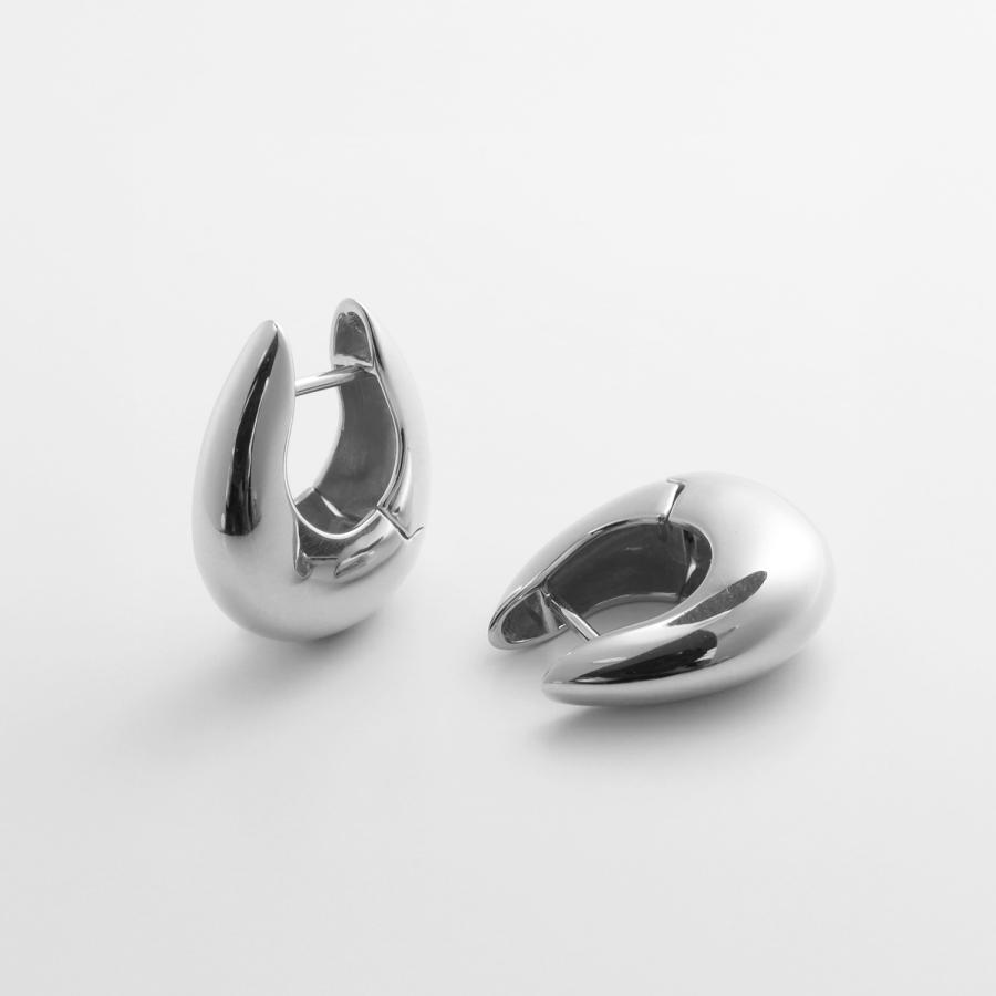 ANNIKA INEZ（アニカイネズ） フープピアス Sloping Hinge Hoops Sml