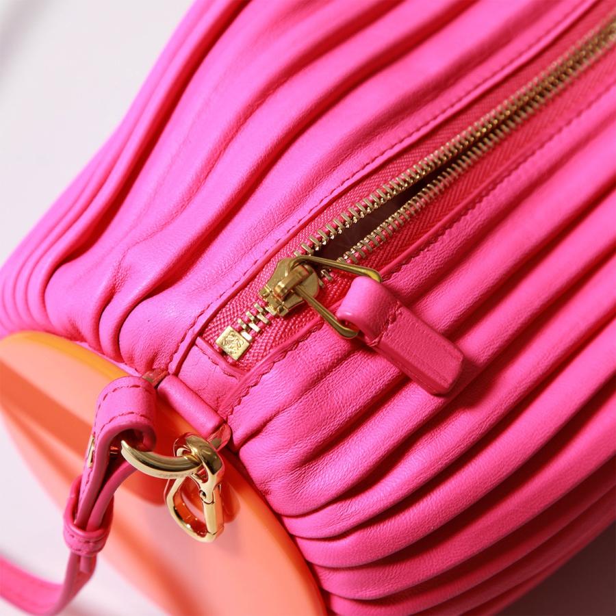 LOEWE（ロエベ） ハンドバッグ BRACELET POUCH ブレスレット ポーチ