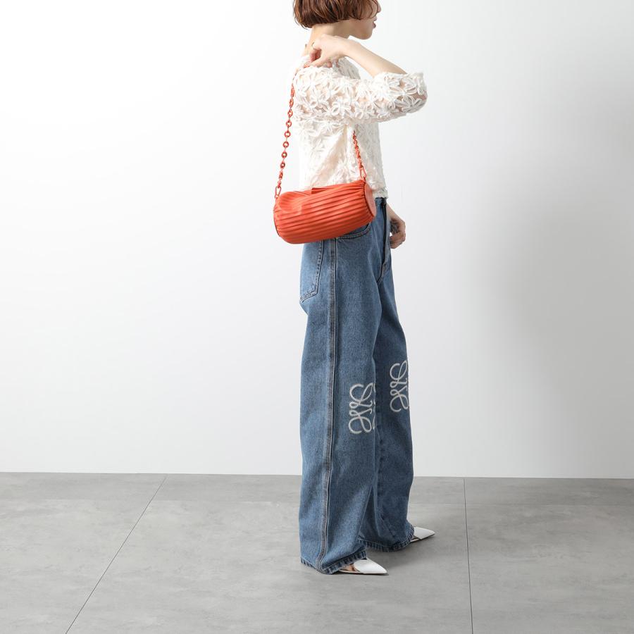 LOEWE（ロエベ） ハンドバッグ BRACELET POUCH SOLID ブレスレット