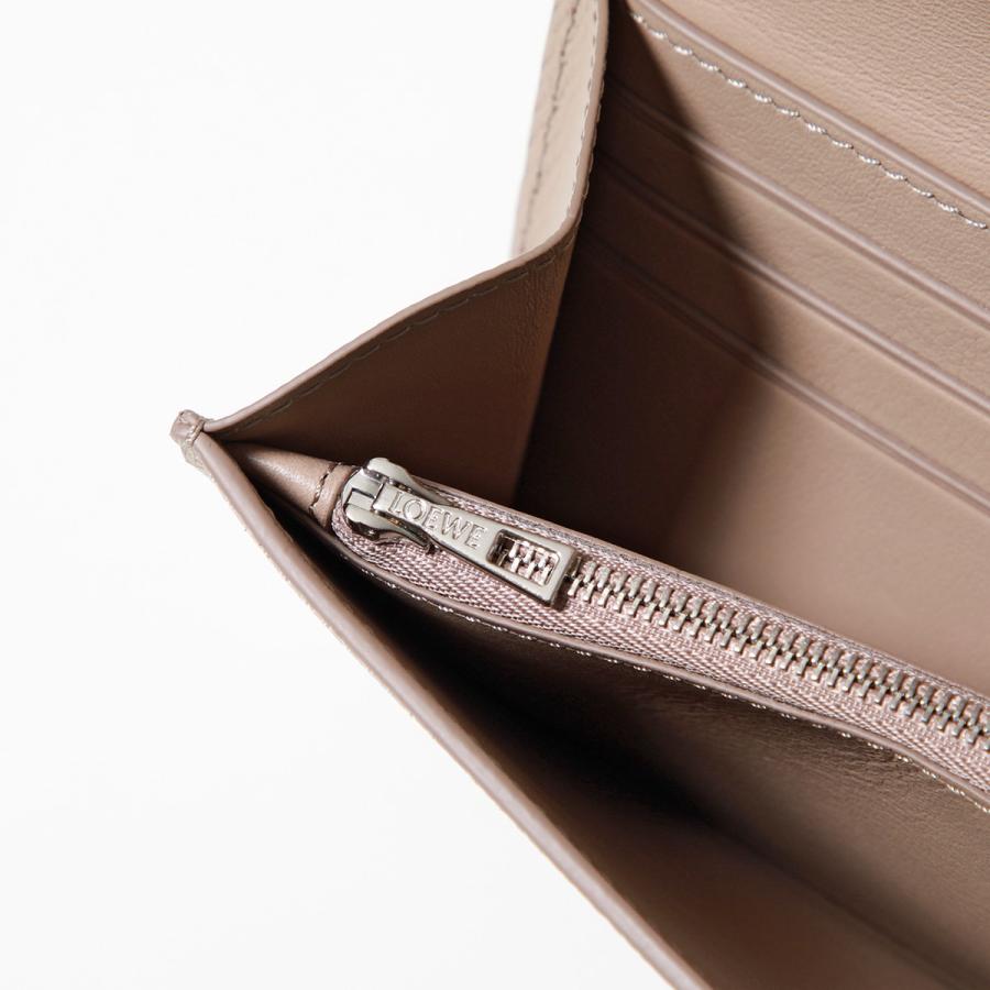 LOEWE ロエベ 二つ折り長財布 C821ACWX07 レディース アナグラム LOEWE ロエベ 二つ折り長財布 C821ACWX07 レディース アナグラム