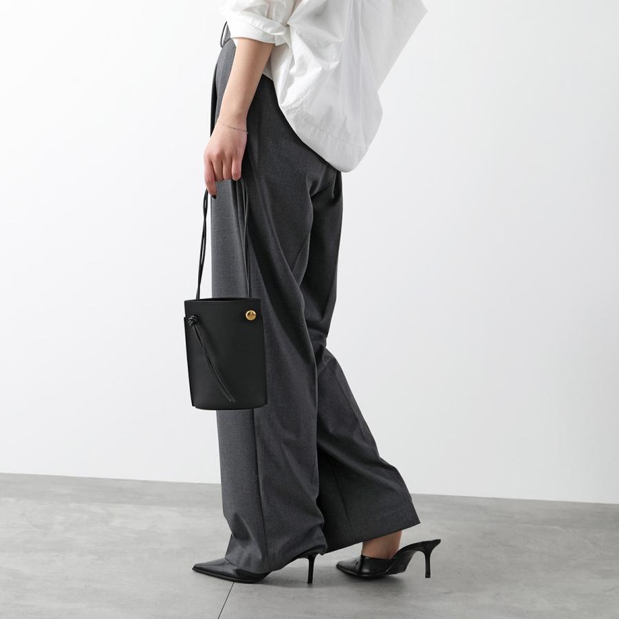 LOEWE ロエベ ショルダーバッグ ぺブル ダイス ポケット ぺブル ダイス ポケット ポーチ ショルダーバッグ レザー ブラック