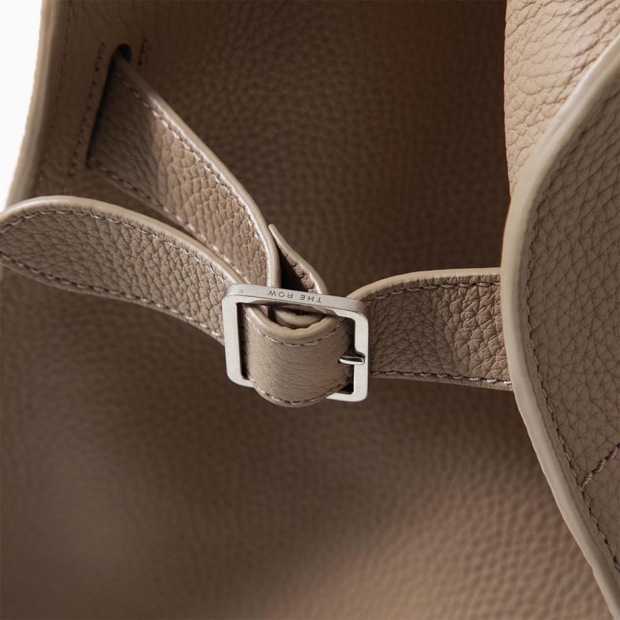 The Row ザ・ロウ マルゴー15 レザー バッグ シルバー金具 THE ROW（ザ ロウ） ハンドバッグ SOFT MARGAUX 15 マルゴー W1255