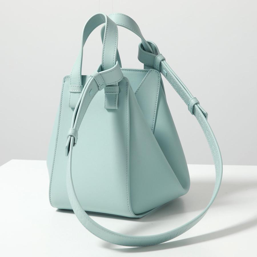LOEWE（ロエベ） ハンドバッグ HAMMOCK COMPACT S ハンモックバッグ