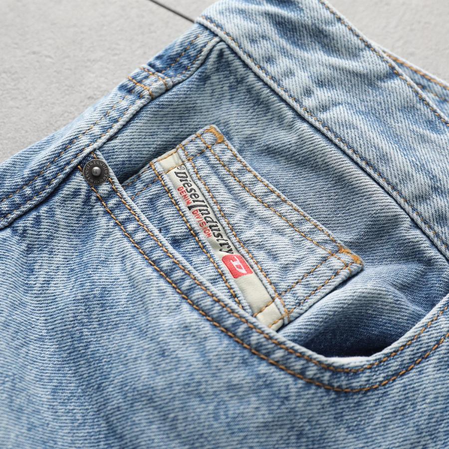 DIESEL（ディーゼル） デニムパンツ 2001 D-MARCO A11598 09I29 メンズ