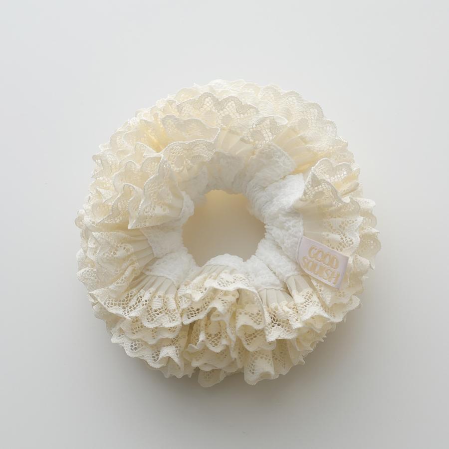GOOD SQUISH グッド スクイッシュ シュシュ WEDDING ON A WEDS COLLECTION レディース フリル レース ヘアゴム ヘアアクセサリー カラー3色の画像