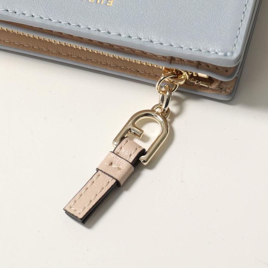 Furla フルラ ヌヴォラ S コンパクト ウォレット パステル ピンクベージュ グレージュ トリオカラー スナップボタン 札入れ カードケース ケース 美品 ロゴ パステルブルー 二つ折り財布 WP00451 BX2725 3813S FURLA - Furla フルラ ヌヴォラ S コンパクト ウォレット パステル