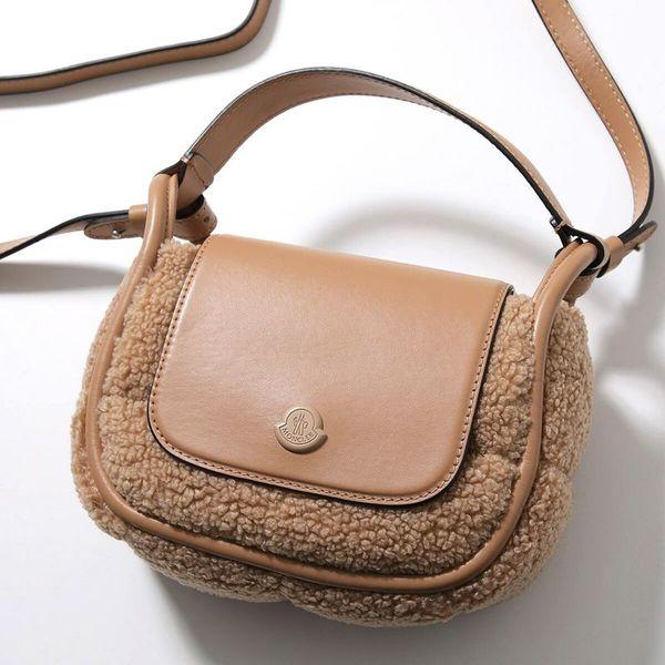 MONCLERアイボリーショルダーバッグ