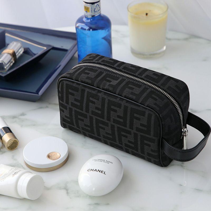 FENDI（フェンディ） クラッチバッグ BEAUTY SMALL ビューティー
