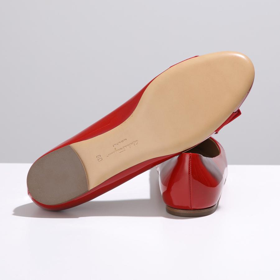 【新品】フェラガモ VARINA パンプス　サイズ5.5 FERRAGAMO フェラガモ パンプス VARINA レディース エナメル